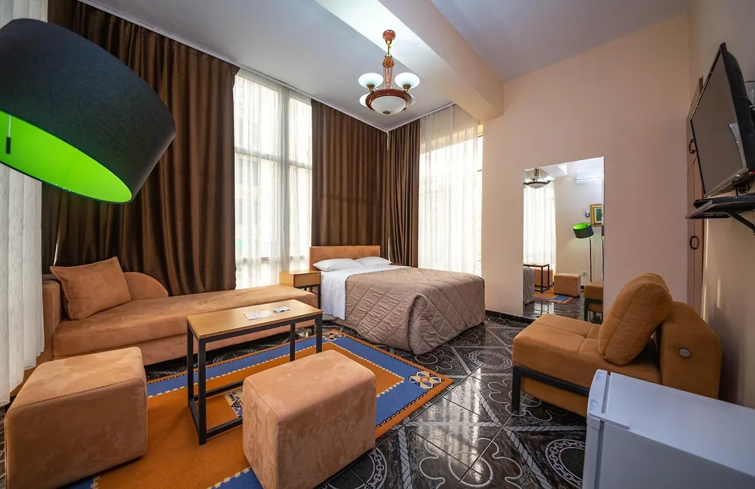 Hotel Pik Loti-1